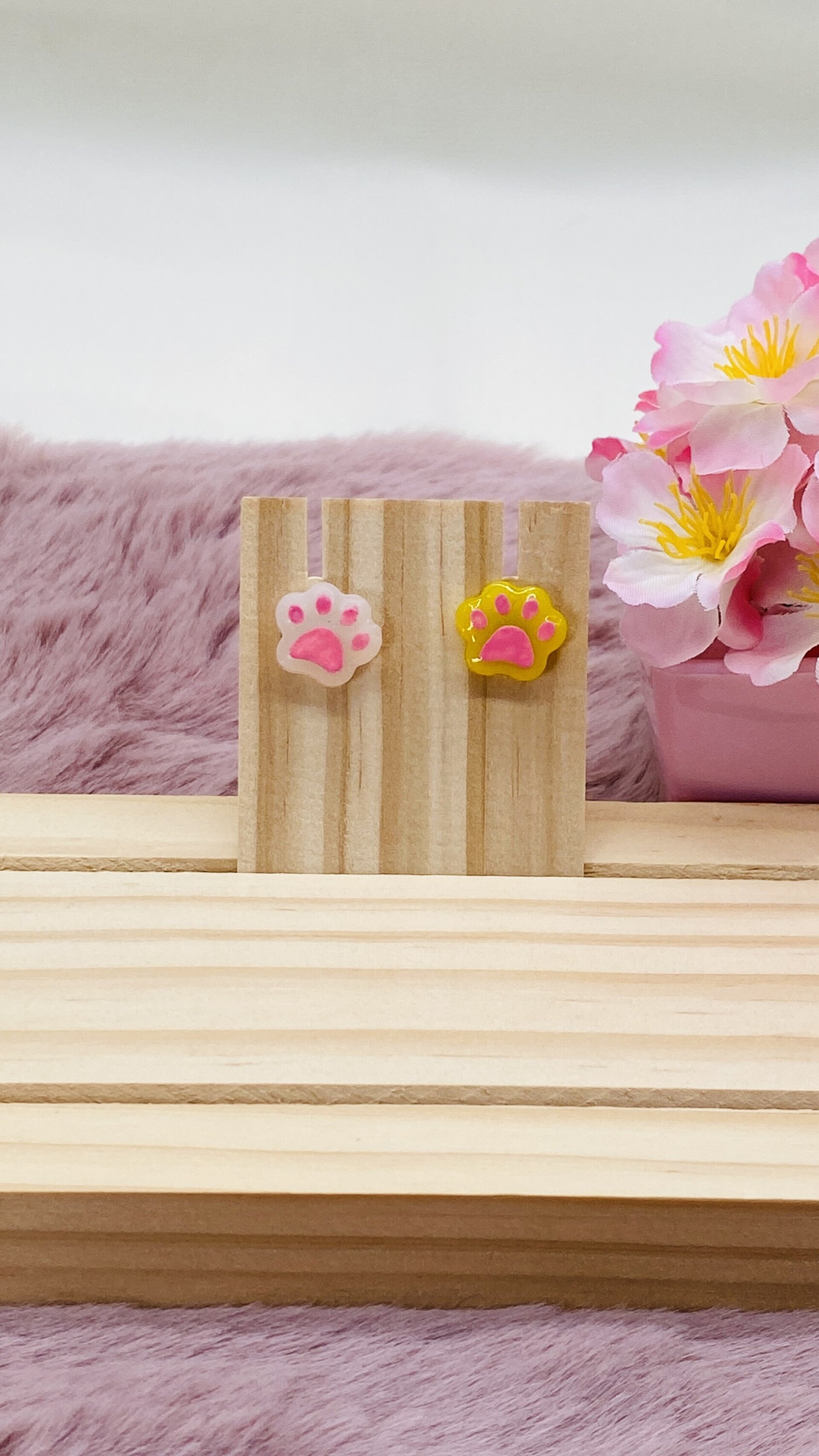 Pendientes stud de resina – Huellitas de animales - 2